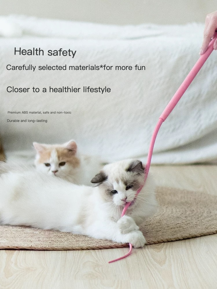 Simulation of a mouse tail for teasing cats