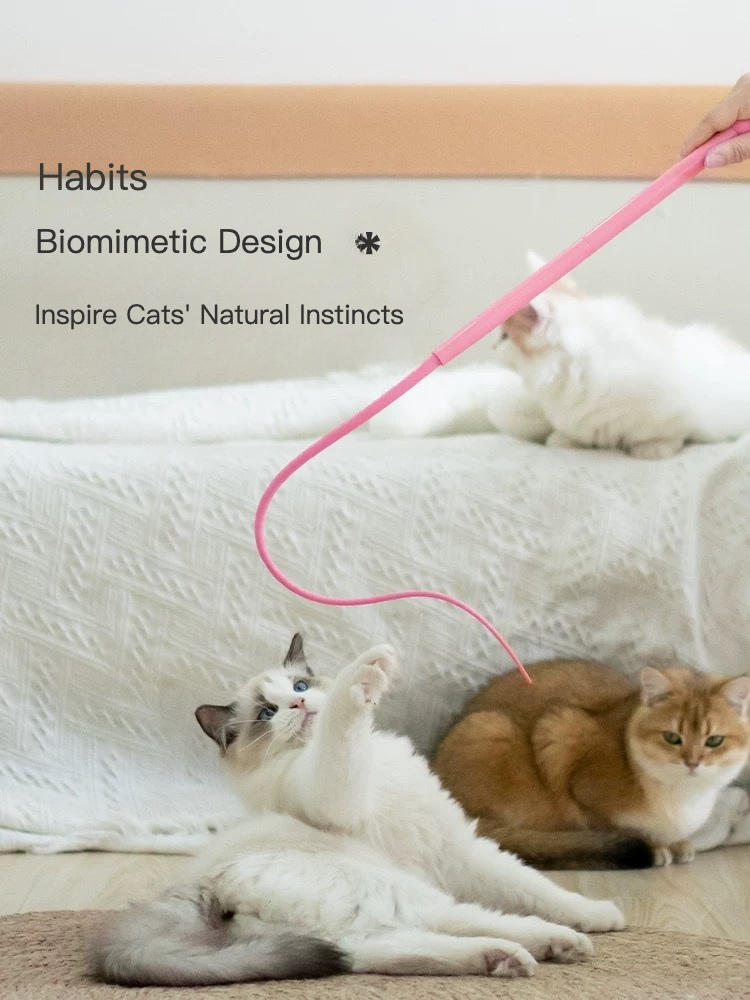 Simulation of a mouse tail for teasing cats